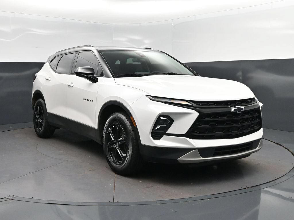 Used 2023 Chevrolet Blazer LT w/ Midnight/Sport Edition FWD image 9