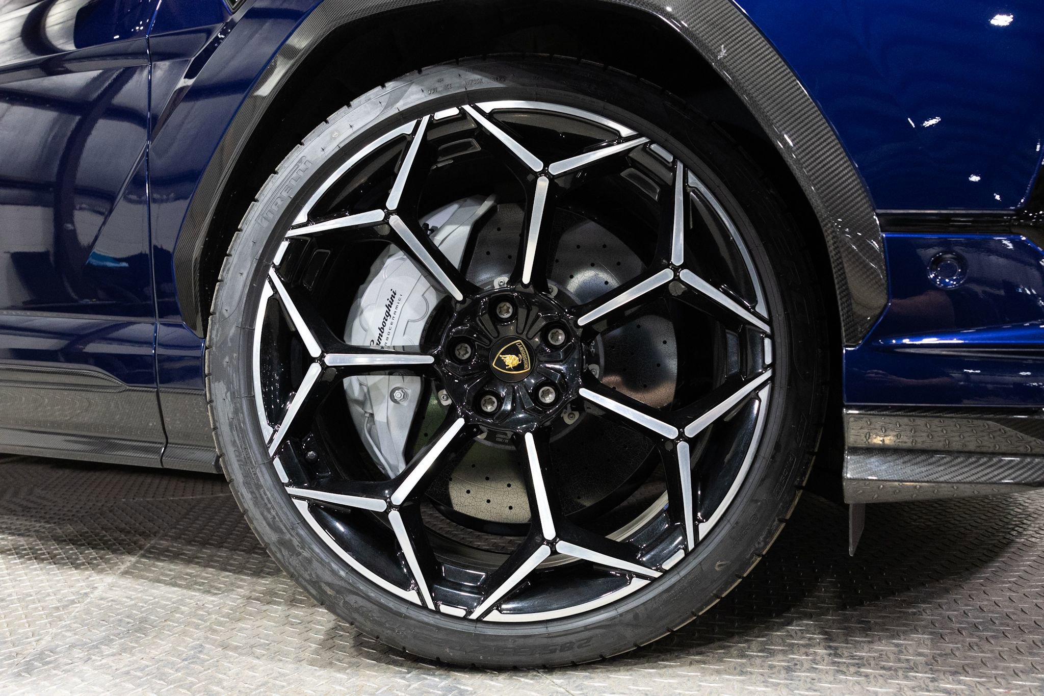 Used 2024 Lamborghini Urus Performante image 13