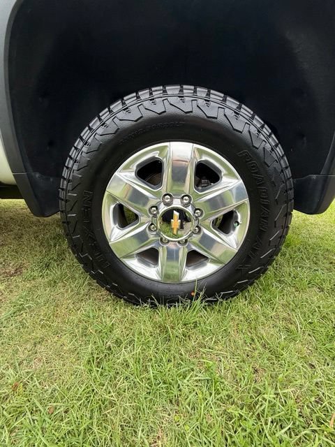 Used 2023 Chevrolet Silverado 2500 LTZ AWD/4WD image 6