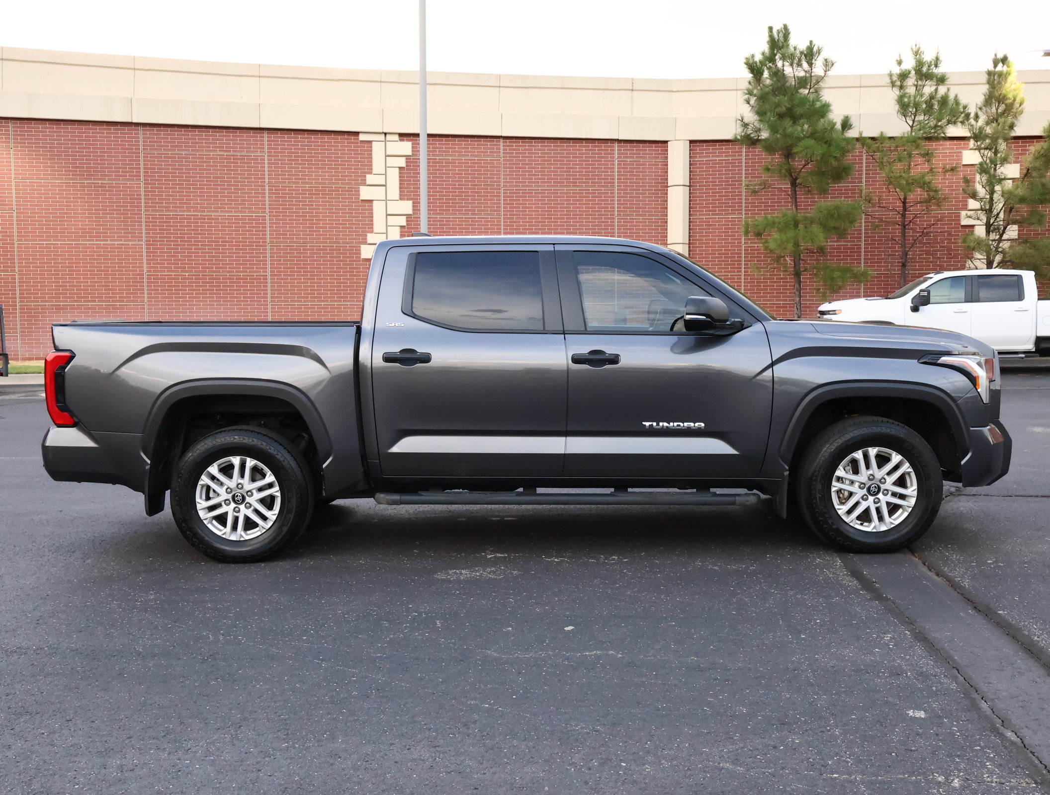 Used 2025 Toyota Tundra SR5 w/ SR5 Convenience Package AWD/4WD image 32