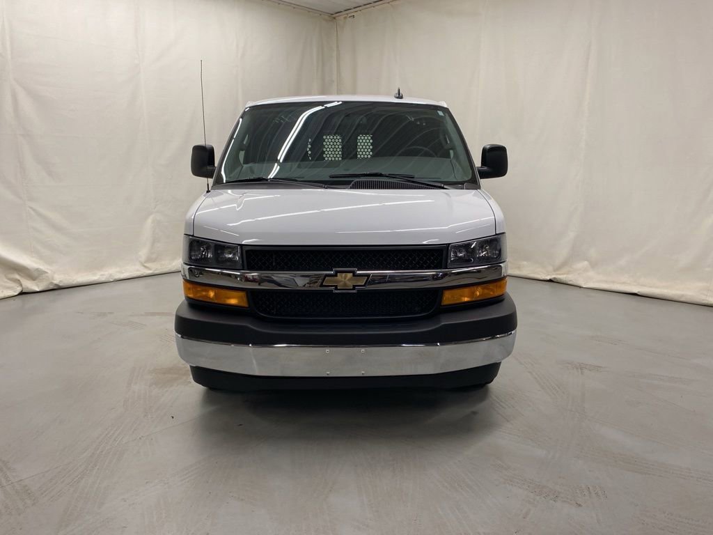 Used 2024 Chevrolet Express 2500 w/ Driver Convenience Package RWD image 3