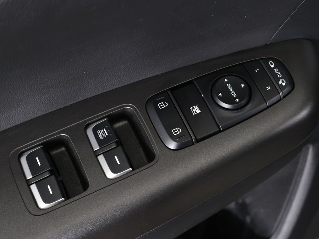 Used 2022 Kia Sportage Nightfall Edition FWD image 33
