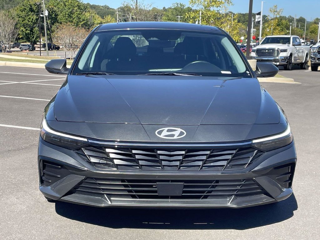 Certified 2025 Hyundai Elantra SEL FWD image 8