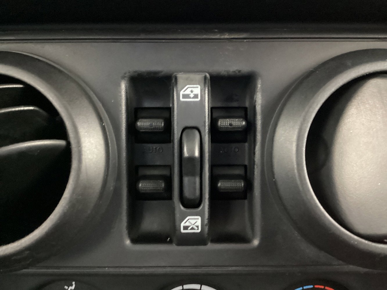 Used 2009 Jeep Wrangler Unlimited Sahara w/ Dual Top Group image 36