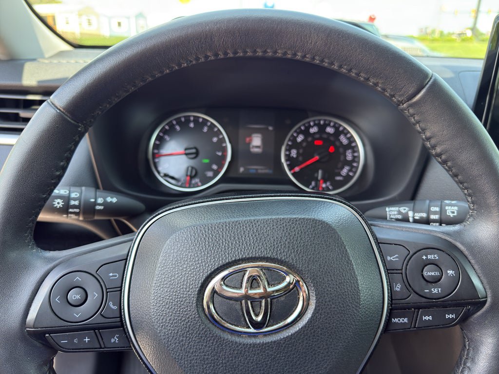 Used 2020 Toyota RAV4 XLE w/ Convenience Package AWD/4WD image 21