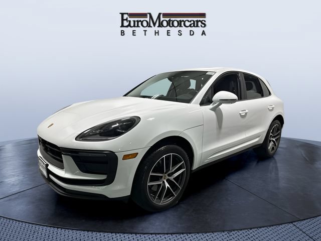 Used 2024 Porsche Macan AWD/4WD video 1