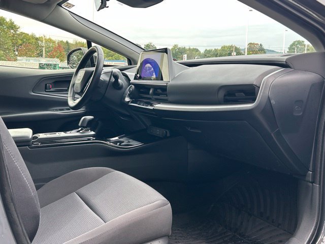 Used 2024 Toyota Prius LE AWD/4WD image 28