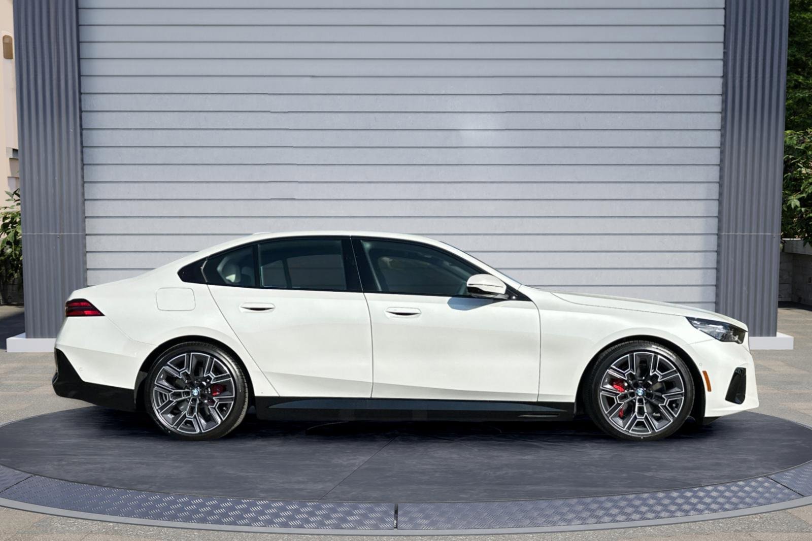 New 2026 BMW i5 eDrive40 w/ M Sport Package image 3