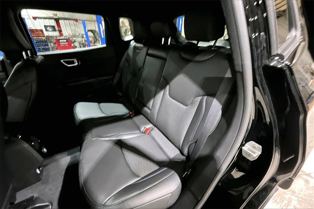 New 2026 Jeep Compass Latitude image 9