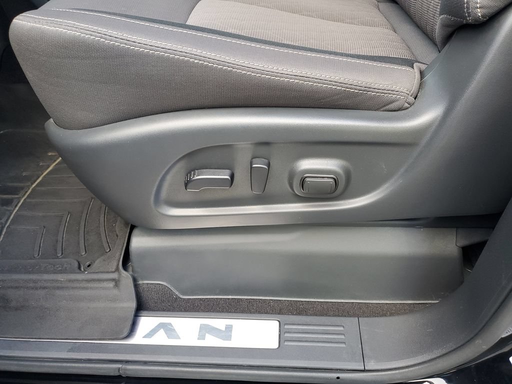 Certified 2024 Nissan Titan SV w/ SV Convenience Package AWD/4WD image 18