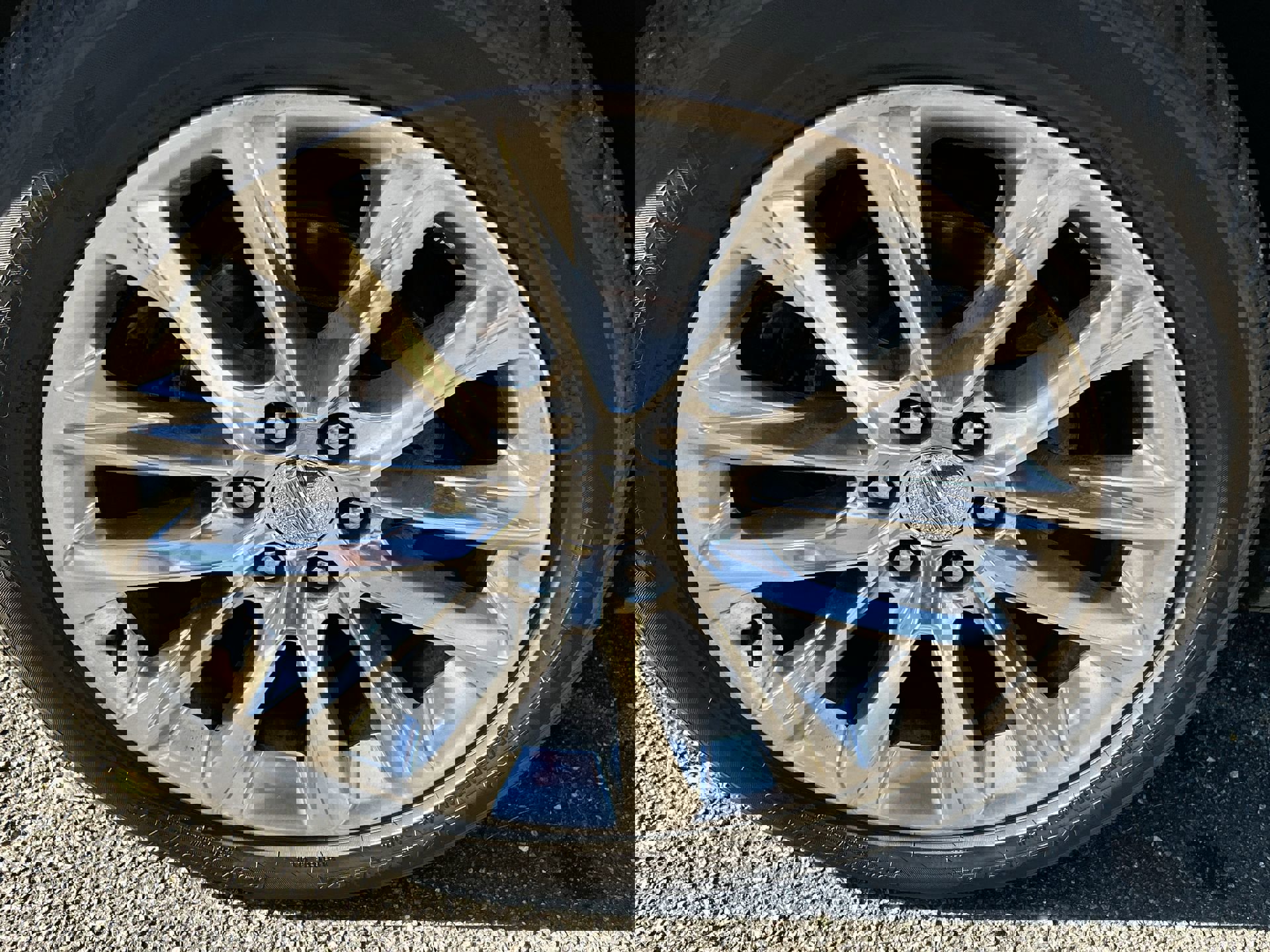 Used 2017 Cadillac Escalade Premium Luxury image 13