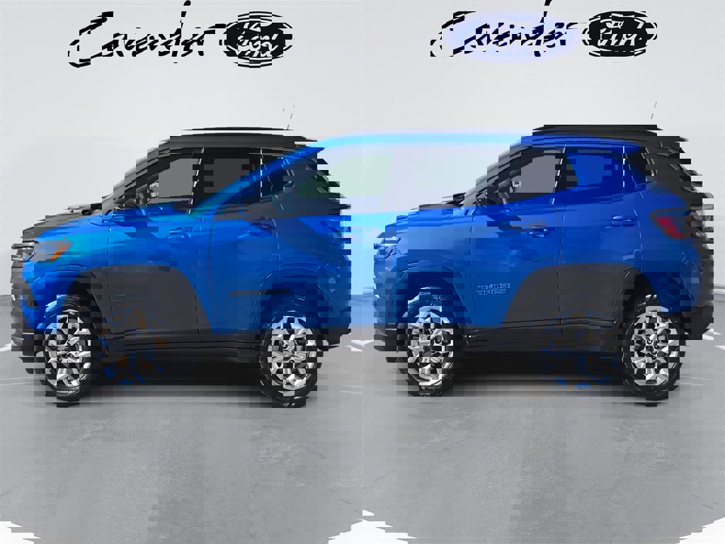 Used 2025 Jeep Compass Latitude image 3