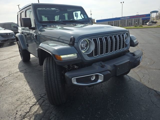 Used 2025 Jeep Wrangler Unlimited Sahara w/ Safety Group image 14