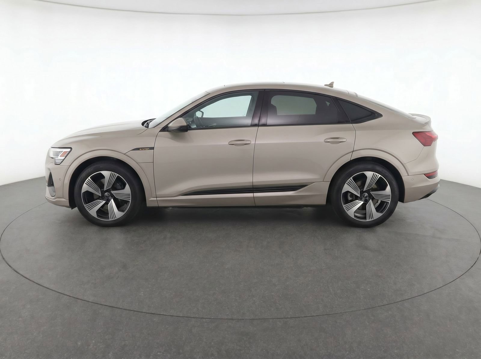 Used 2021 Audi e-tron Prestige w/ Prestige Package AWD/4WD image 6