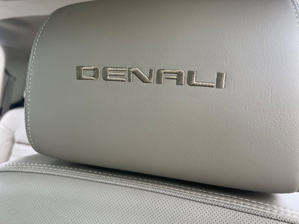 Used 2015 GMC Sierra 2500 Denali w/ Driver Alert Package AWD/4WD image 50