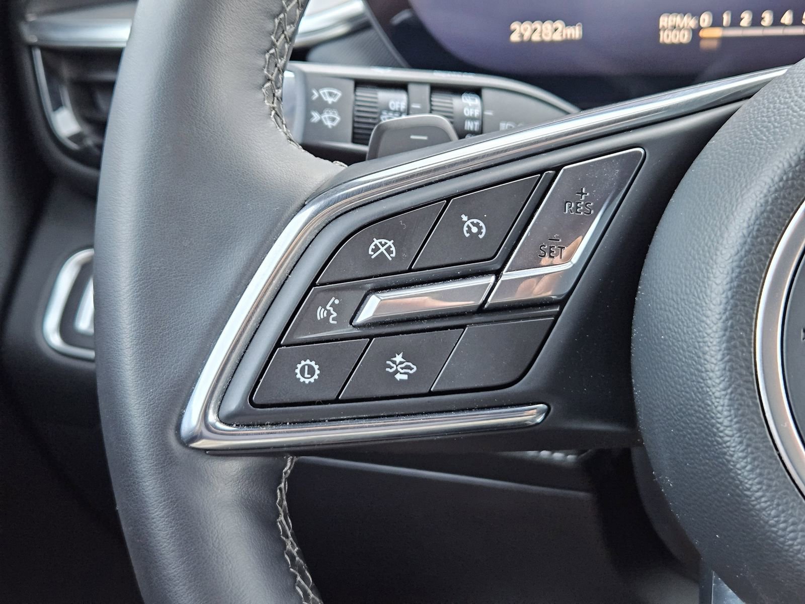 Used 2025 Buick Enclave Preferred image 27