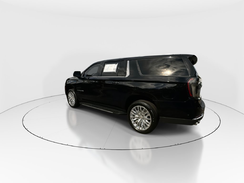 Used 2025 Chevrolet Suburban Premier RWD image 6