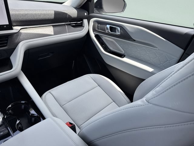 New 2026 Ford Explorer Platinum w/ LUX Leather Package AWD/4WD image 25