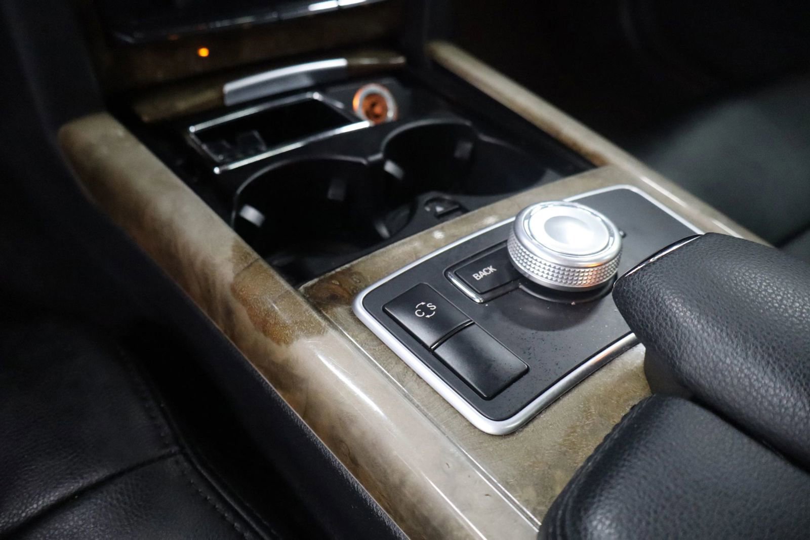 Used 2010 Mercedes-Benz E 350 E 350 4MATIC Sedan 4D image 16