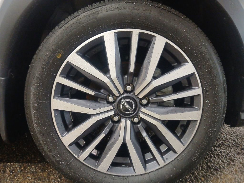 Used 2023 Nissan Kicks SV image 18