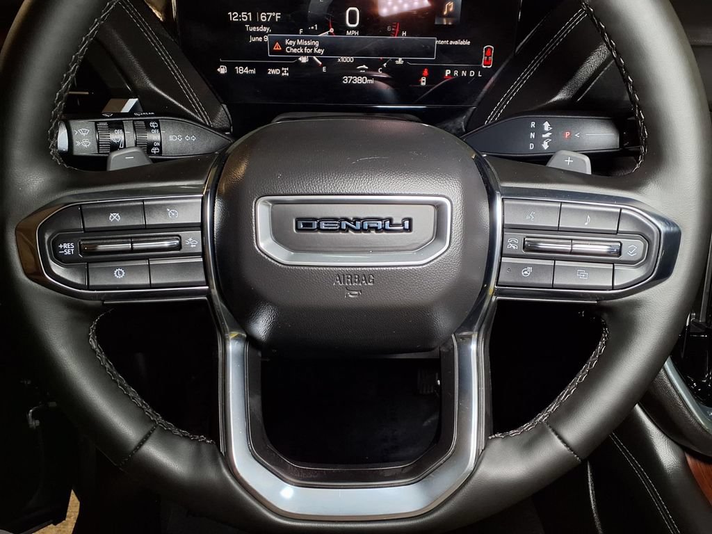 Used 2025 GMC Yukon Denali AWD/4WD image 7