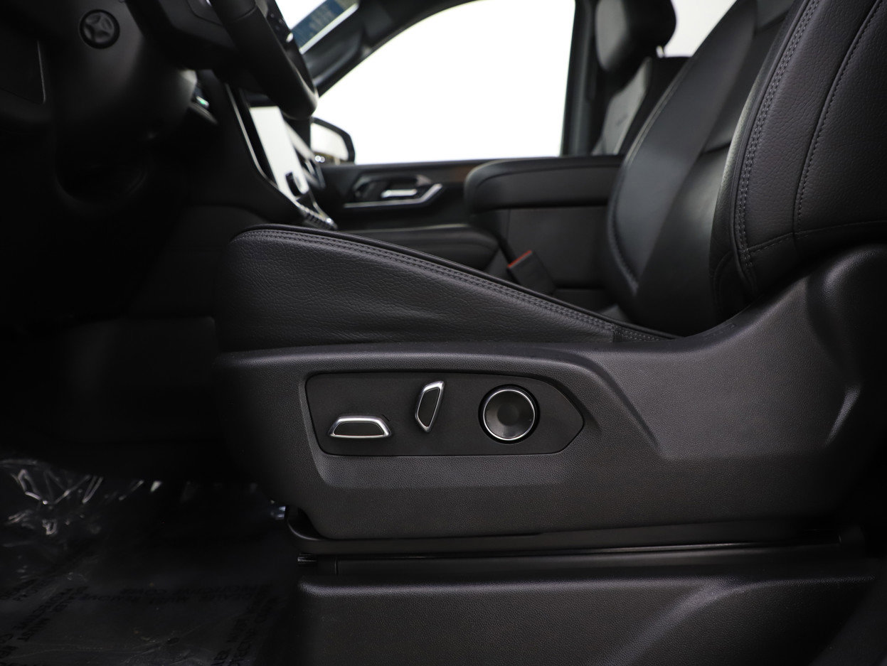 Used 2025 GMC Yukon Denali AWD/4WD image 26