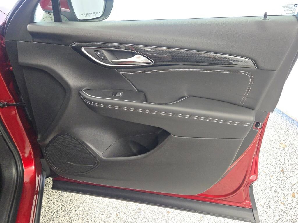 Used 2023 Buick Envision Preferred image 6