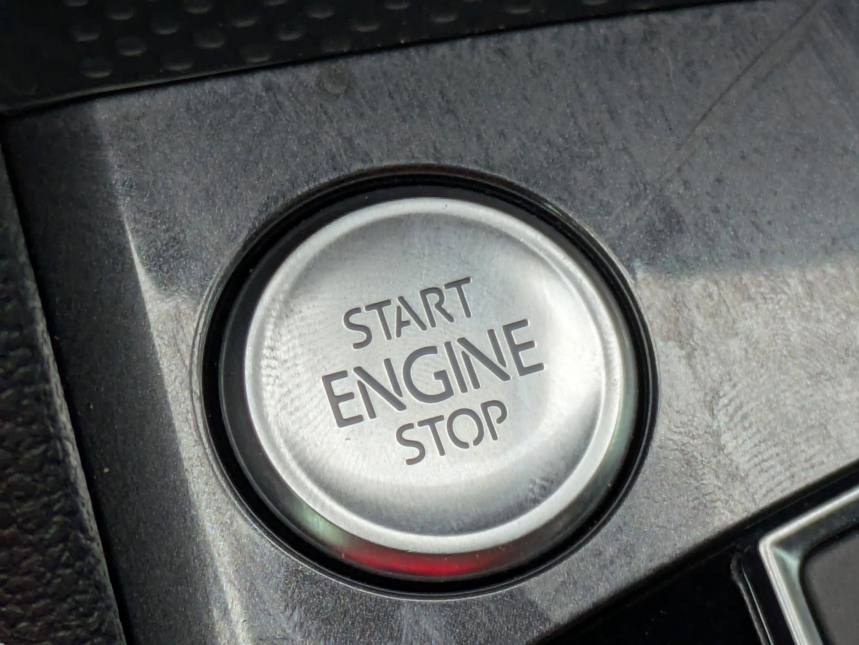 Used 2021 Volkswagen Tiguan SEL image 11