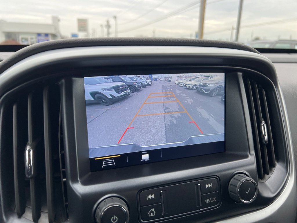 Used 2022 Chevrolet Colorado LT w/ Chrome Appearance Package image 14