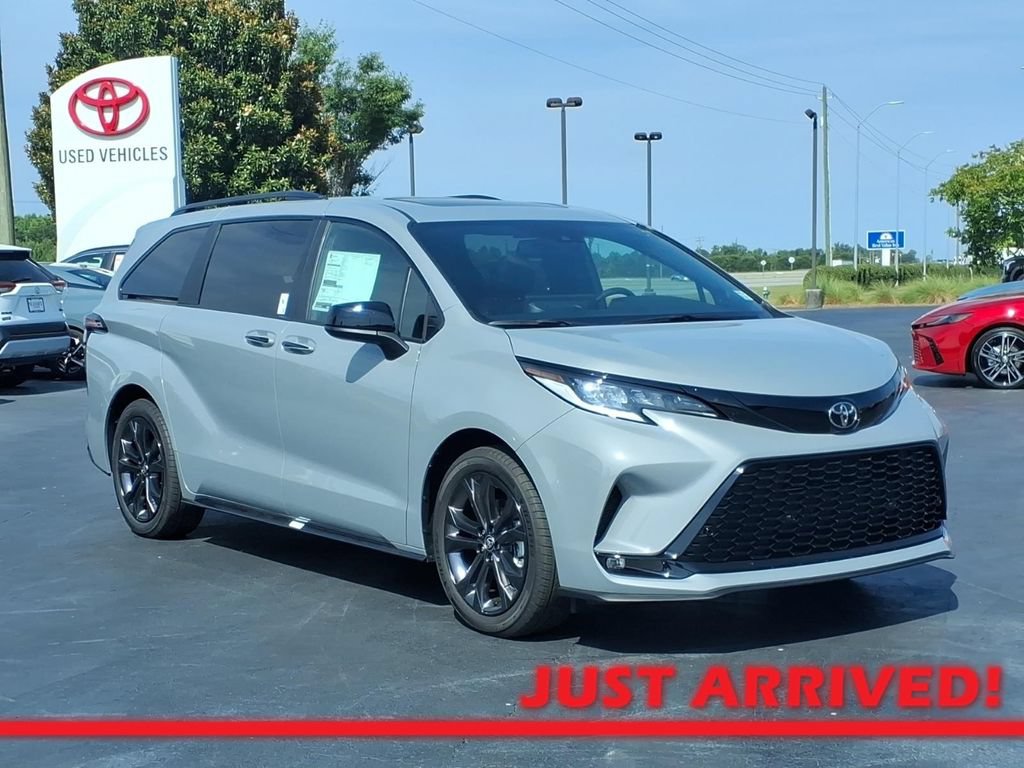 New 2026 Toyota Sienna XSE FWD image 1