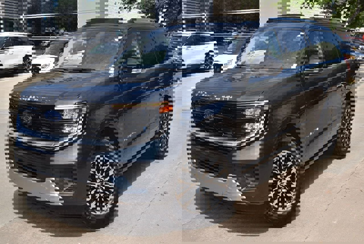 Certified 2025 Ford Expedition Platinum image 45