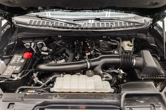 Used 2025 Ford Expedition Platinum AWD/4WD image 3