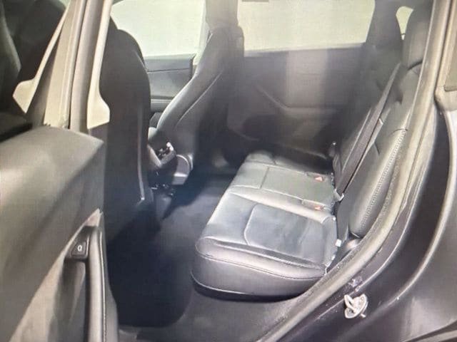 Used 2024 Tesla Model Y Long Range RWD image 9