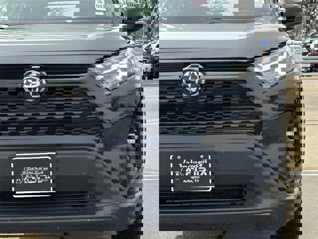 Used 2023 Toyota RAV4 XLE Premium image 10