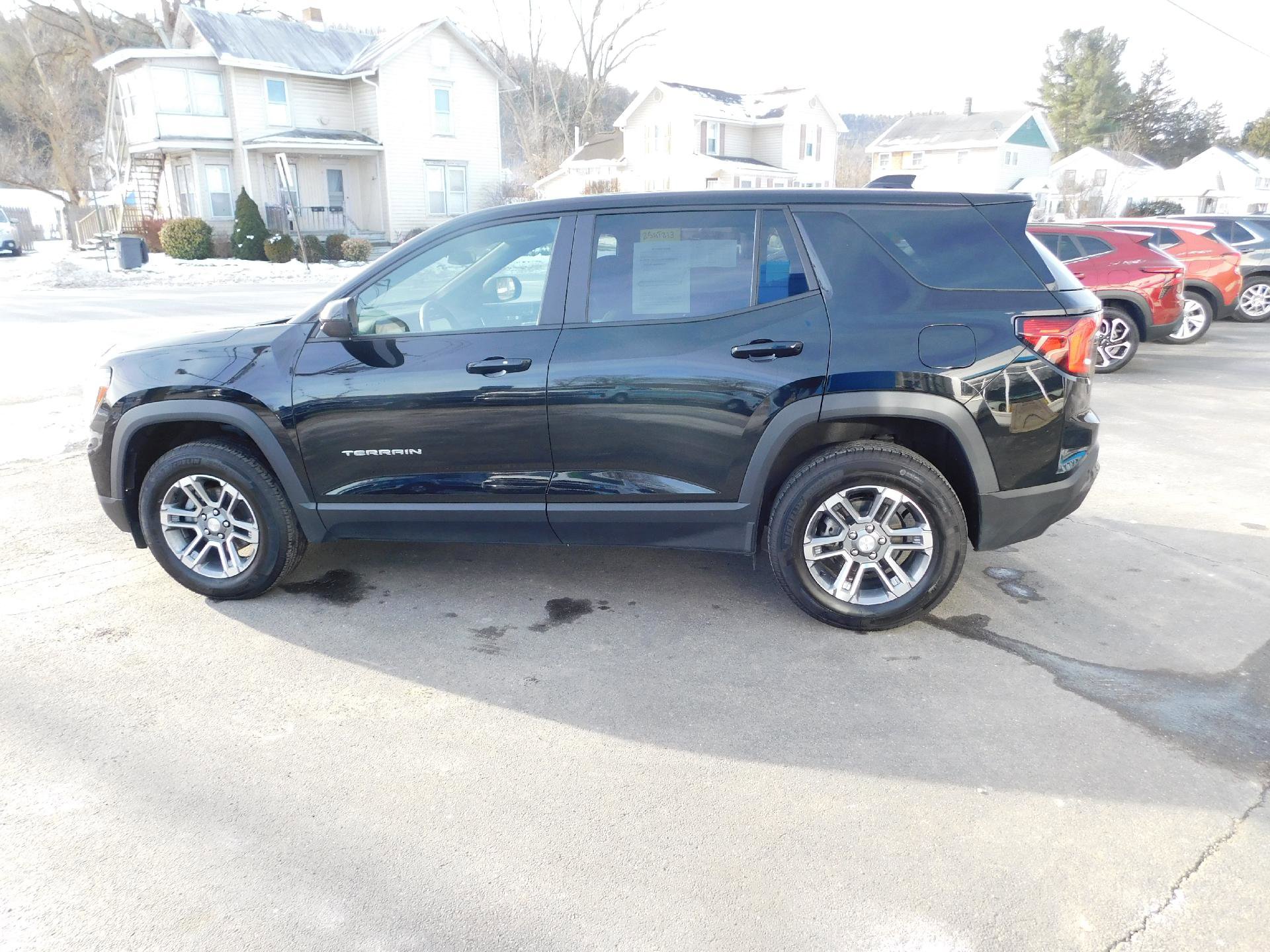 Used 2025 GMC Terrain Elevation image 3