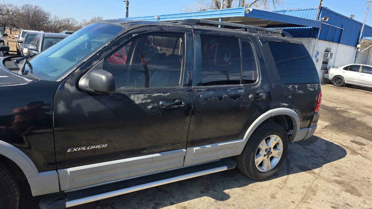 Used 2002 Ford Explorer XLT image 4