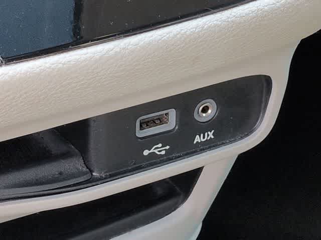 Used 2020 Chrysler Pacifica Limited FWD image 34