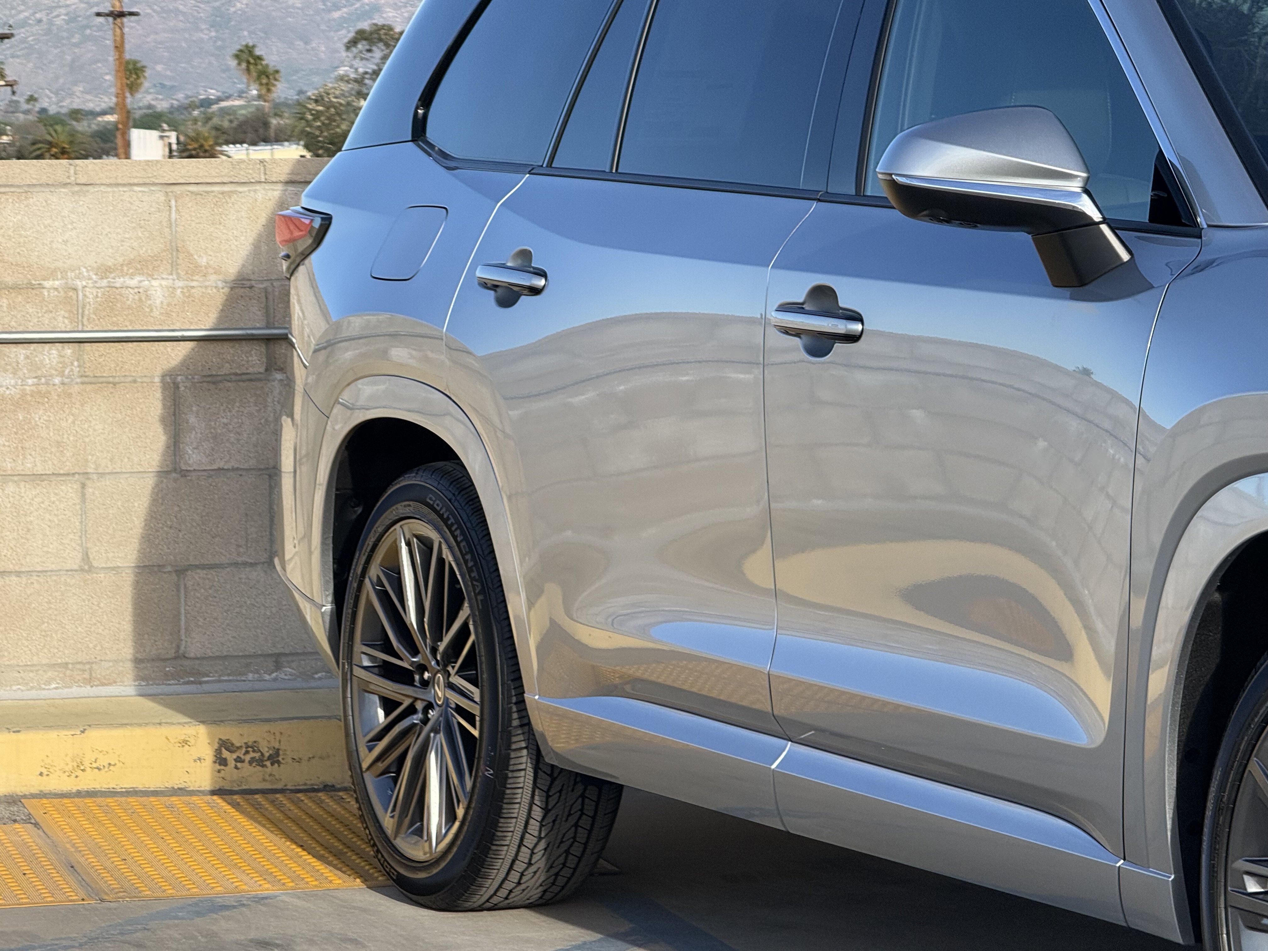 New 2026 Lexus TX 550h AWD Plug-In Hybrid image 5