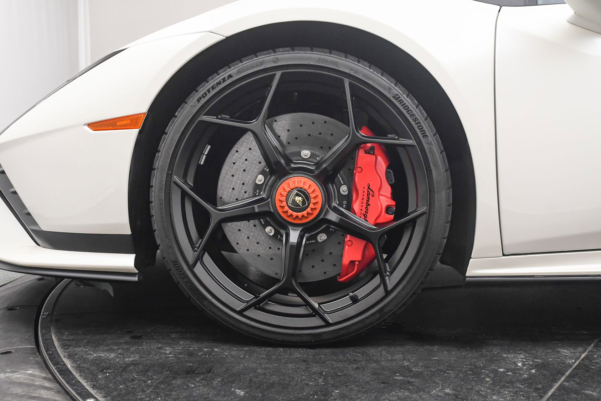 Used 2023 Lamborghini Huracan Tecnica image 30