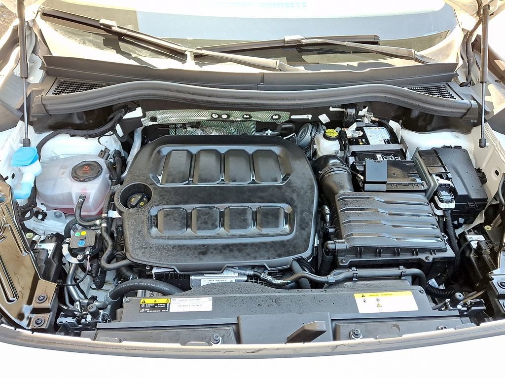 Certified 2025 Volkswagen Tiguan S w/ 18" Wheel Package image 27