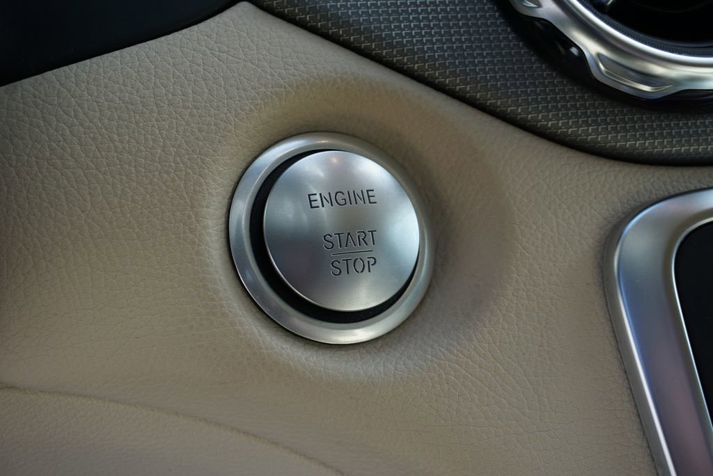 Used 2019 Mercedes-Benz GLA 250 4MATIC image 19