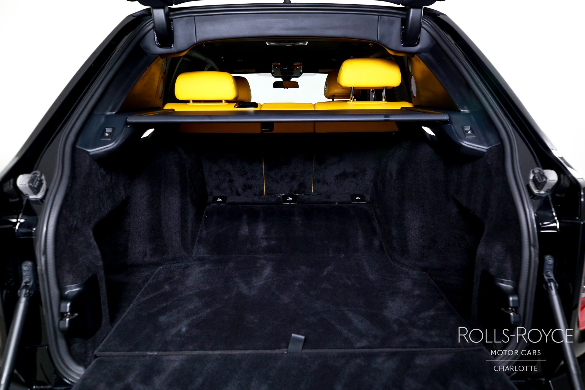 Used 2022 Rolls-Royce Cullinan image 23