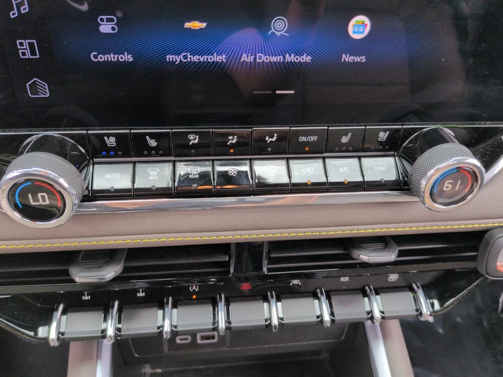 Used 2024 Chevrolet Colorado ZR2 w/ ZR2 Convenience Package III AWD/4WD image 23