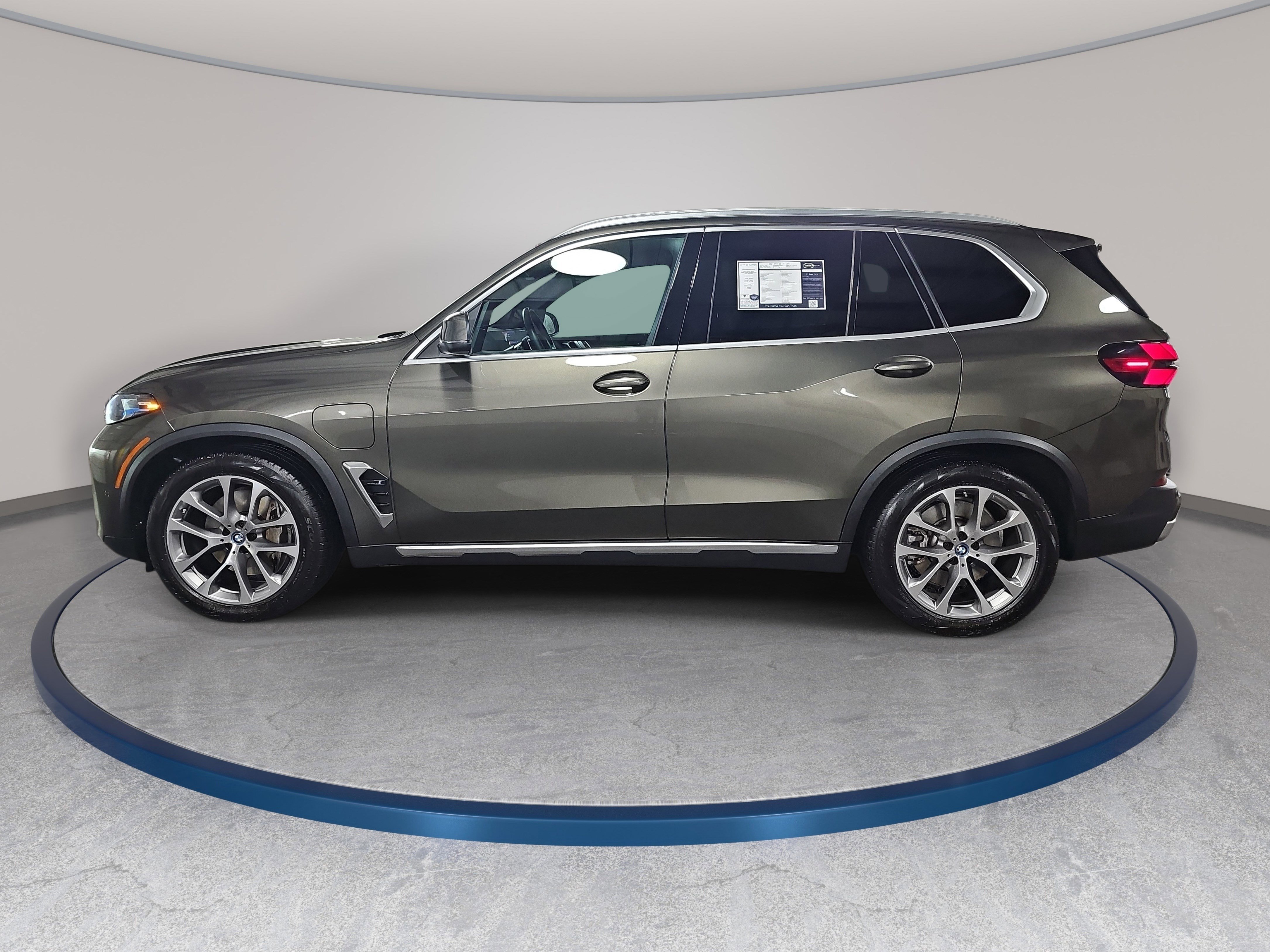 Certified 2024 BMW X5 xDrive50e w/ Premium Package AWD/4WD image 5