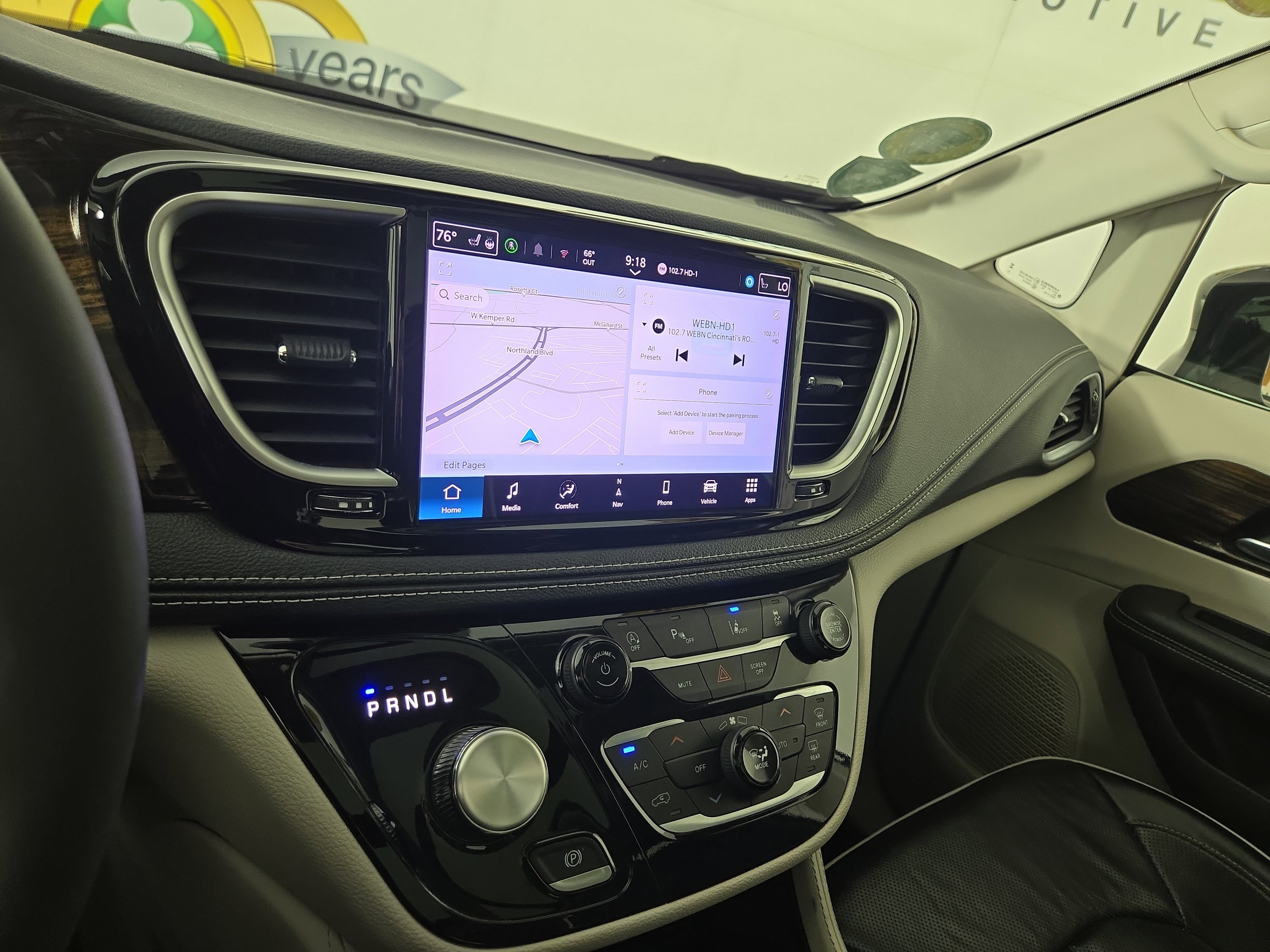 Used 2024 Chrysler Pacifica Limited image 24