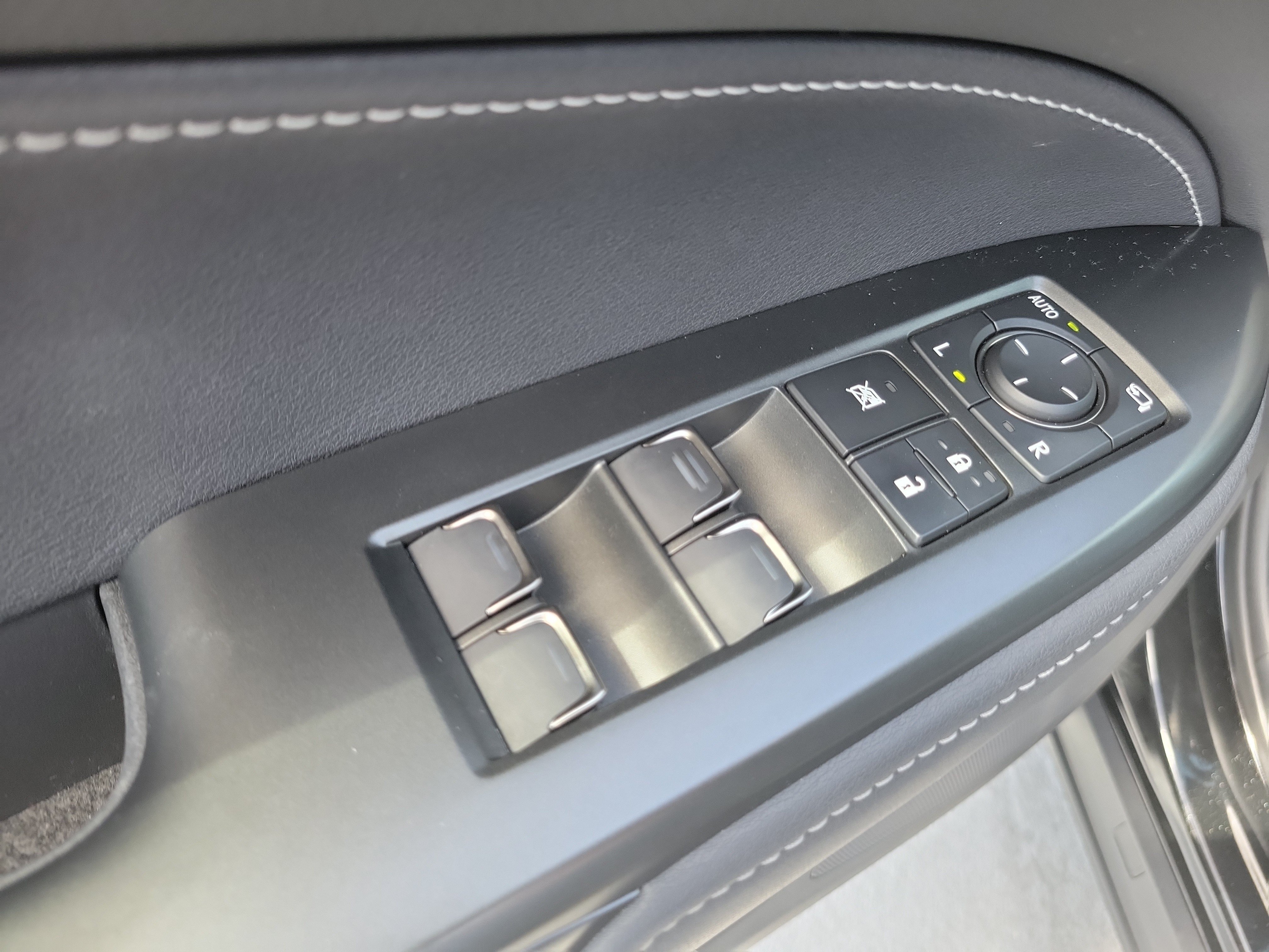 Certified 2025 Lexus NX 250 FWD w/ Accessory Package (K3) image 21