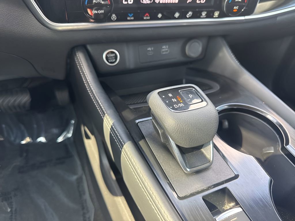 Used 2023 Nissan Rogue SL w/ SL Premium Package image 19