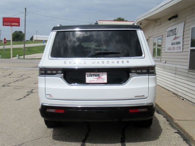 Used 2024 Jeep Grand Wagoneer L Series III AWD/4WD image 8