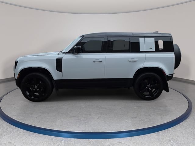 Certified 2023 Land Rover Defender 110 V8 AWD/4WD image 9