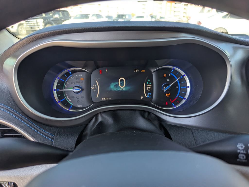 Used 2021 Chrysler Pacifica Touring image 21